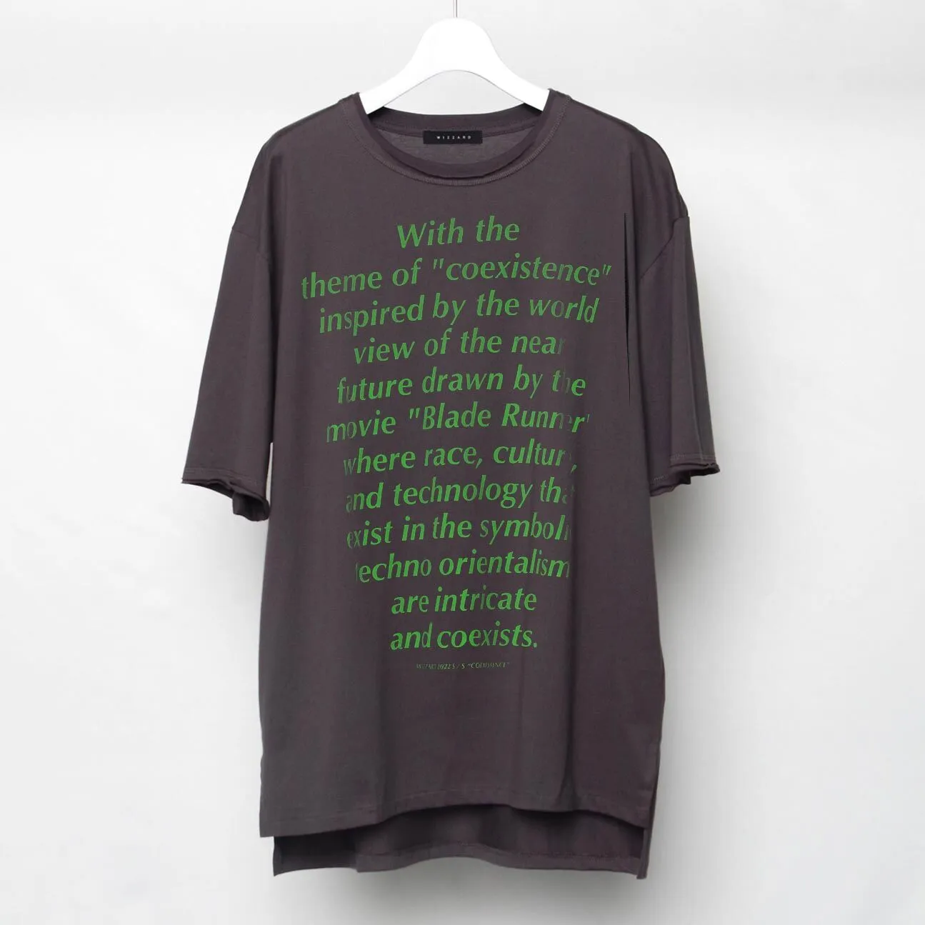 GRAPHIC T-SHIRT"SLOGAN"