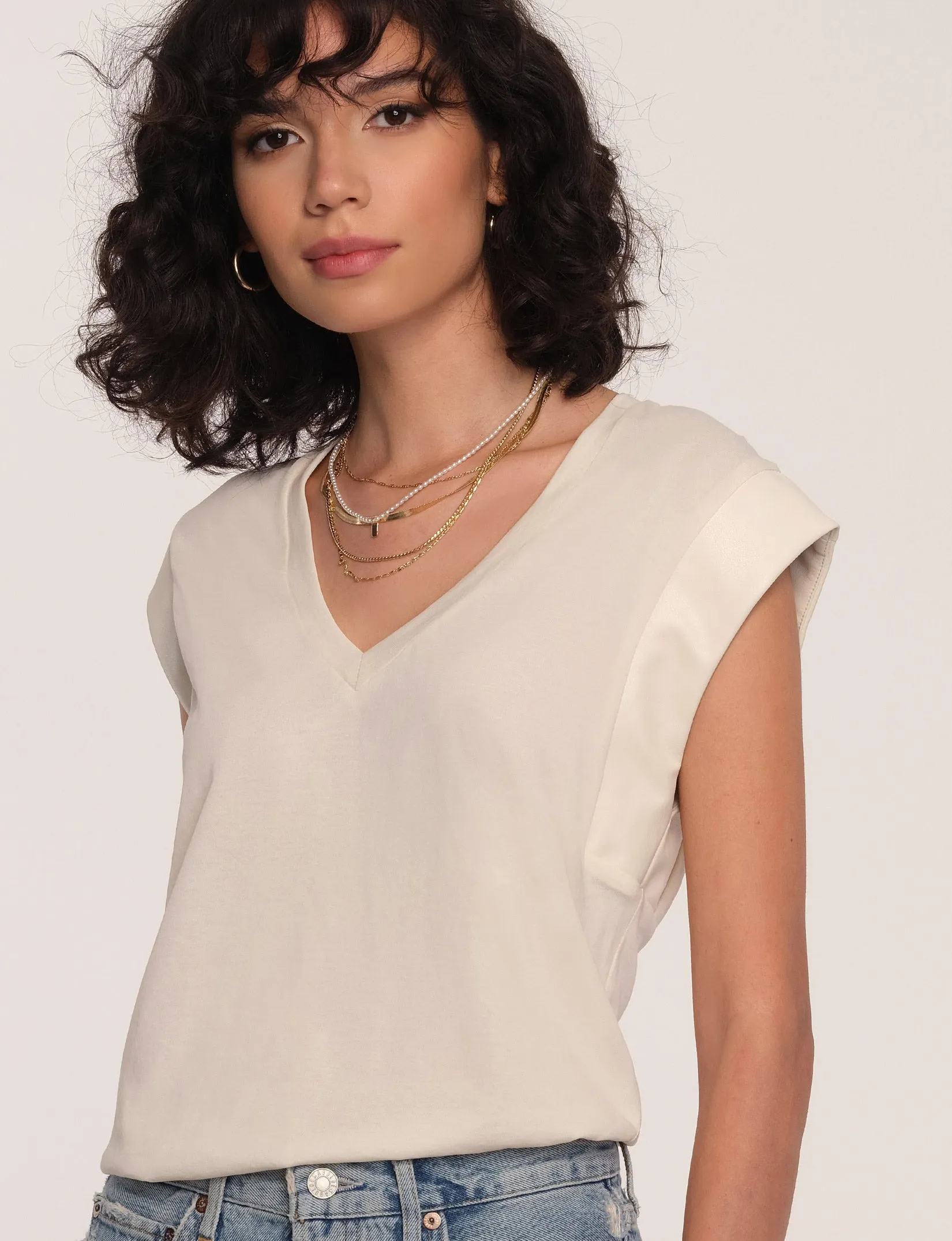 Irina Tee
