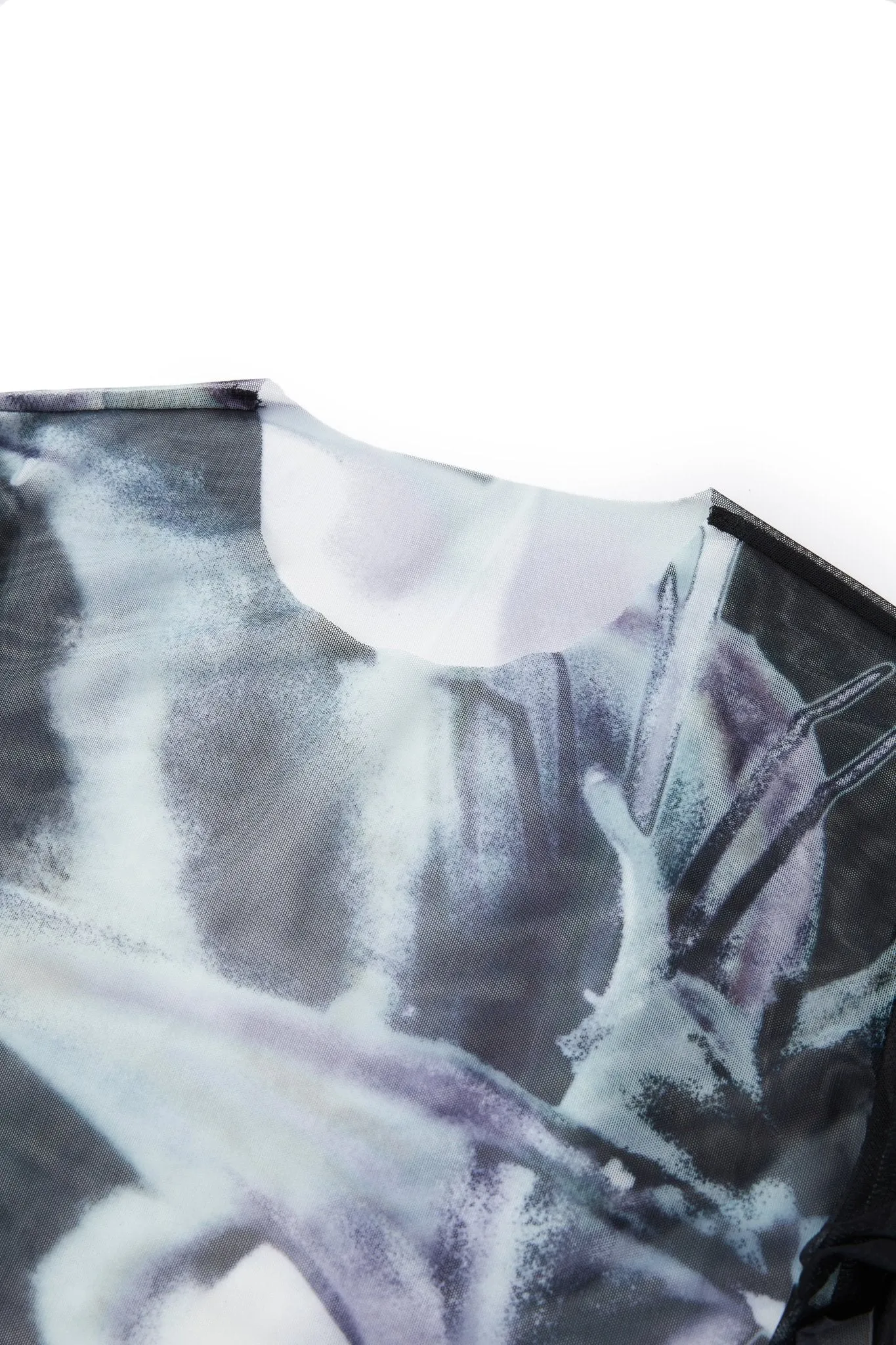 Light and Shadow Printed Mesh Bottoming Shirt
