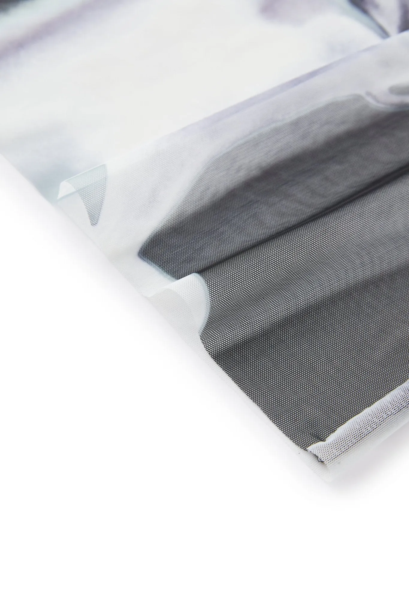 Light and Shadow Printed Mesh Bottoming Shirt