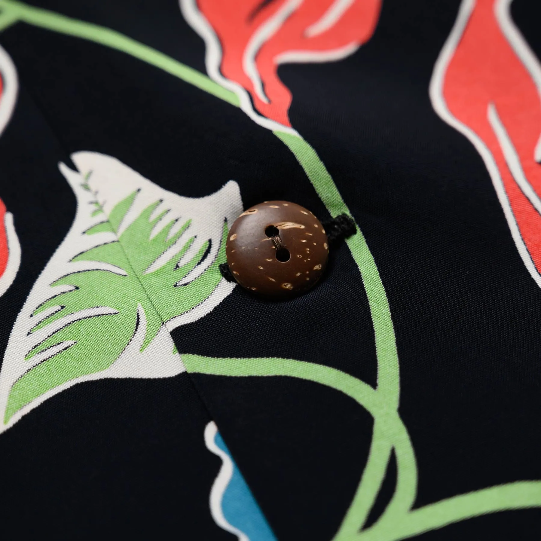 SS39217 Cattleya Orchid Short Sleeve Hawaiian Black